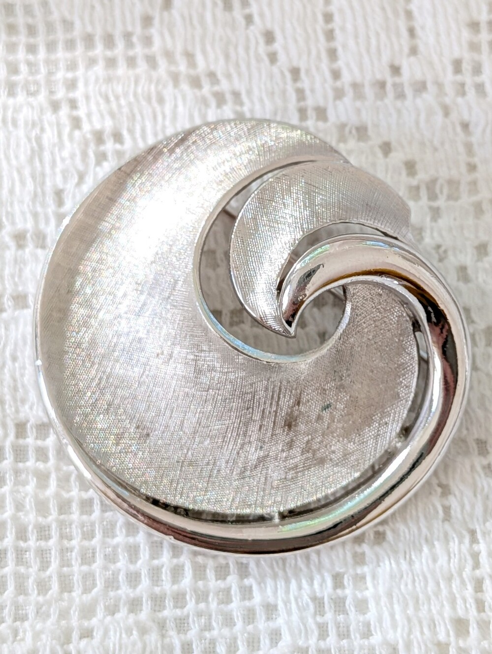 Vintage Mid-Century Crown Trifari Large Silver Toned Wave Brooch Pin